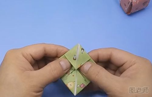 迷你小书包折纸视频教程 怎么折一个小书包