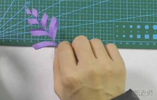 立体雪花的折纸视频教程 怎么折立体的雪花