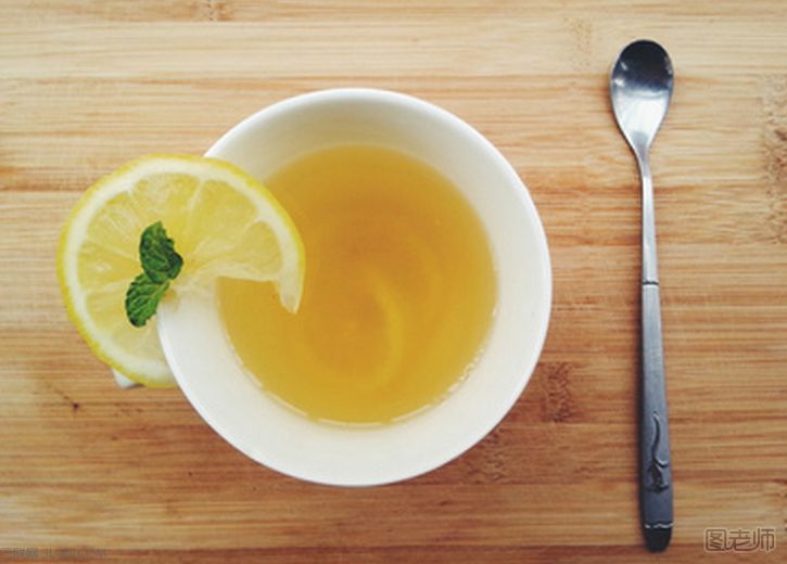 蜂蜜柠檬水可以用热水泡吗