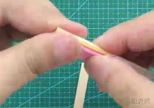 孔雀扇的折纸视频教程 怎么折孔雀扇