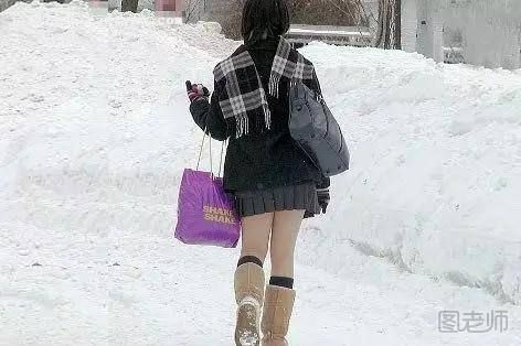 日本女生冬天光腿冷冷吗
