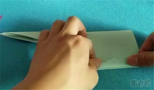 纸飞机的折纸步骤教程