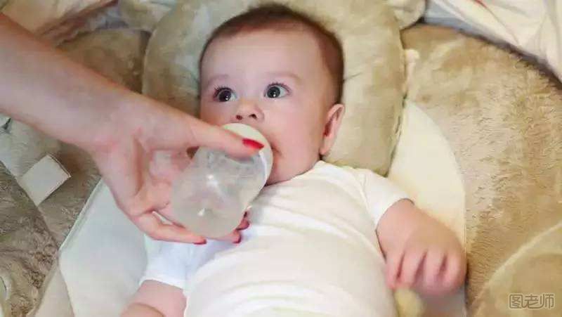 宝宝缺水有什么症状