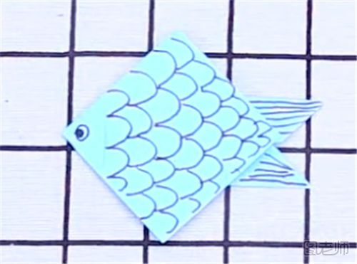 小金鱼折纸步骤教学