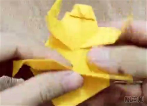 金龟子折纸步骤教程