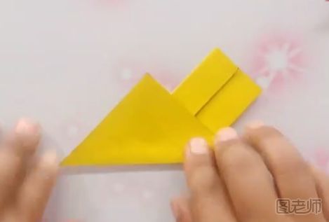 箭头书签折纸的教程