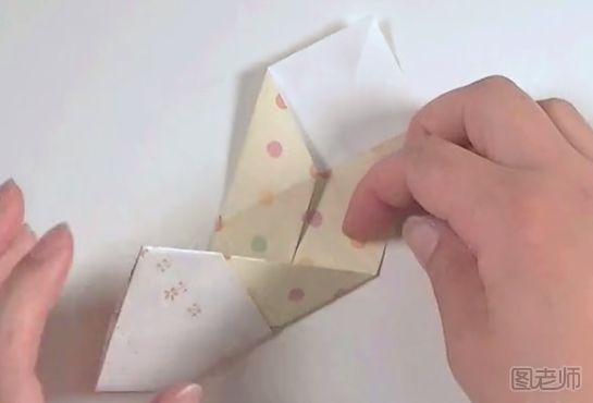 蘑菇折纸的教程