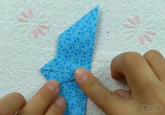 小燕子手工折纸步骤