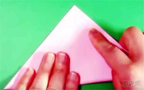 简单的桃子折纸步骤教程