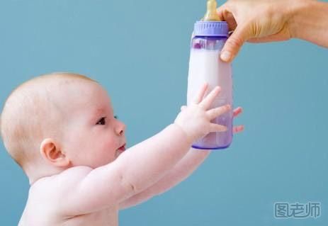 如何选择婴儿奶粉 甜奶粉pk清淡奶粉
