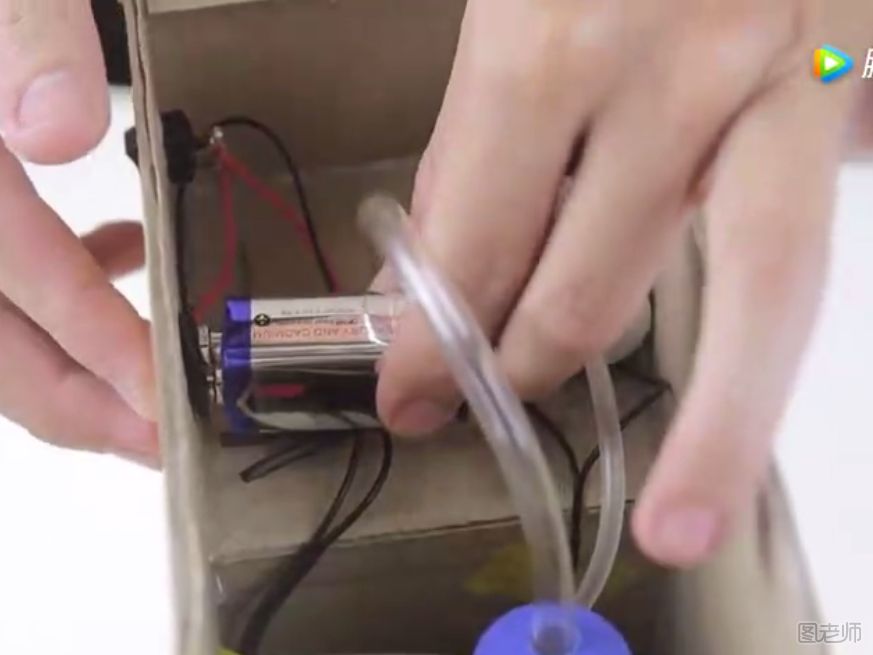 环保纸箱DIY可乐自助饮用机图解