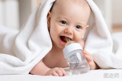 母乳喂养需要喂水吗
