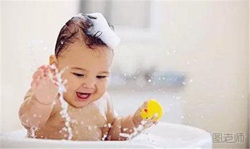 如何给宝宝洗澡 新生婴儿什么时候才能洗澡