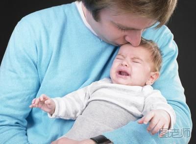 宝宝吹风扇发烧了怎么办 缓解宝宝发烧的方法