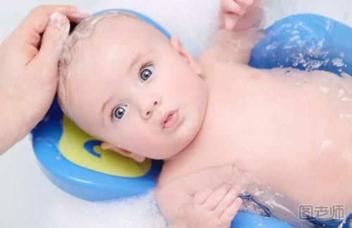 如何给宝宝洗澡 新生婴儿什么时候才能洗澡