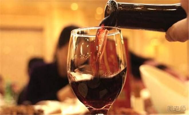 干红葡萄酒怎么喝 干红葡萄酒的功效有哪些