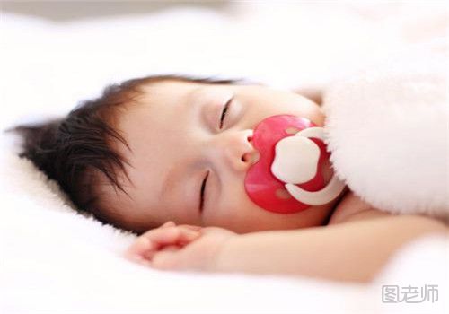 怎么判断宝宝想睡觉 如何判断宝宝睡眠正常.jpg