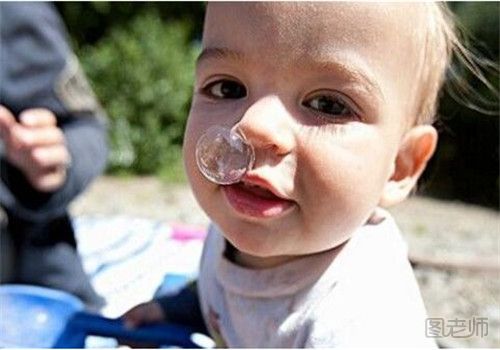 宝宝感冒流鼻涕如何护理 治疗宝宝感冒流鼻涕的偏方.jpg