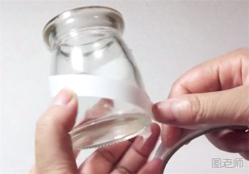 收纳小物品工艺品制作 酸奶瓶改造工艺品的方法.png