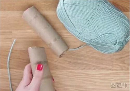 自制地毯怎么做 利用细纸筒制作地毯.jpg