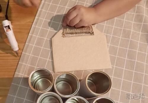 收纳小罐子怎么做 八宝粥罐子制作收纳罐的方法.jpg