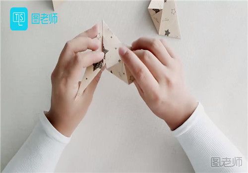 折纸飞机的方法.jpg