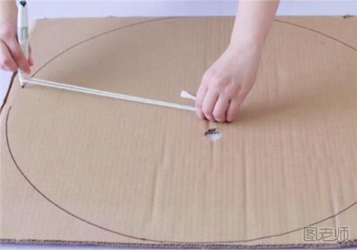 坐垫怎么做 旧衣物编织坐垫的方法