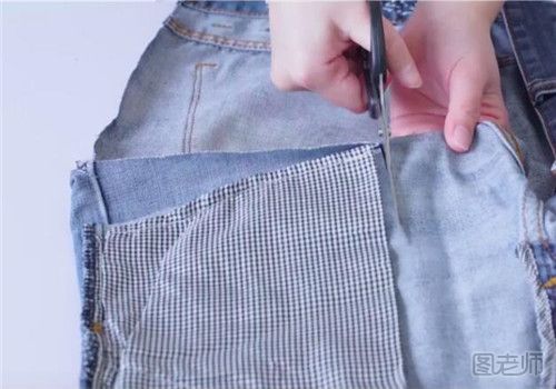 墙面收纳袋怎么做 旧牛仔裤改造的方法