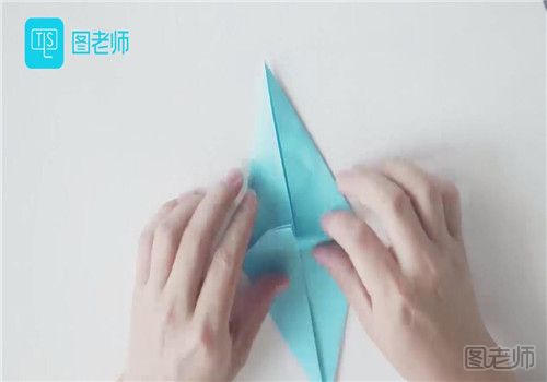 大鲨鱼折纸的折法