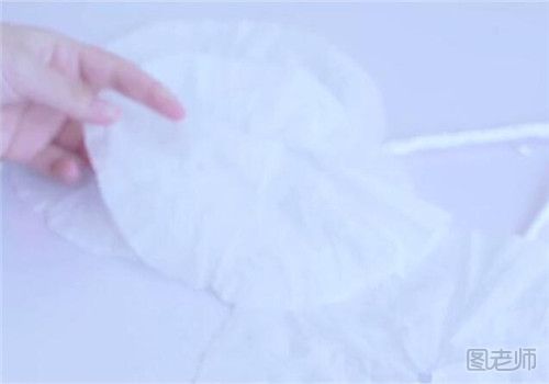 芭蕾舞者摆饰怎么做 面巾纸改造方法