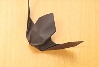 9.万圣节立体蝙蝠折纸就这么简单的折好了!
