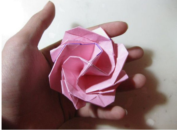 手工折纸冰淇淋玫瑰图解教程实拍