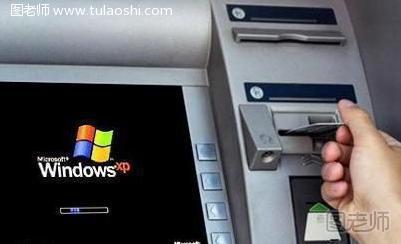 银行卡被吞了怎么办？观察一下ATM机